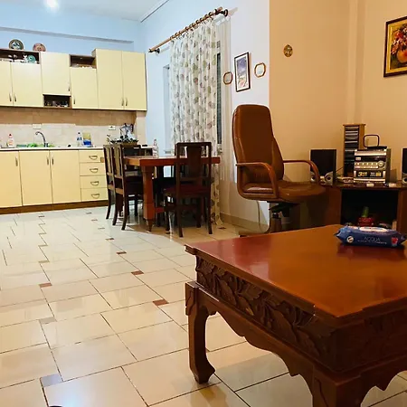 Downtown Central 2 Bedroom Ac Wifi *