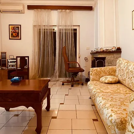 Downtown Central 2 Bedroom Ac Wifi * Tirana