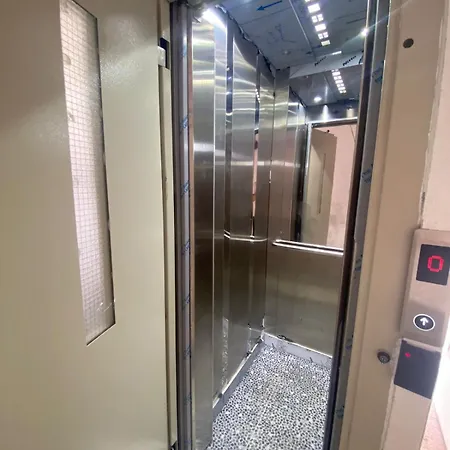 Downtown Central 2 Bedroom Ac Wifi Apartmán Tirana