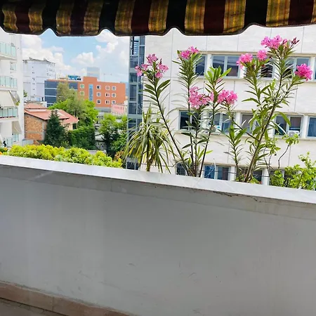 Downtown Central 2 Bedroom Ac Wifi *