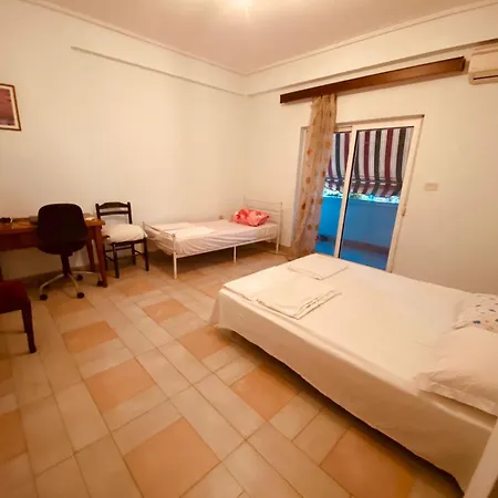 Downtown Central 2 Bedroom Ac Wifi *